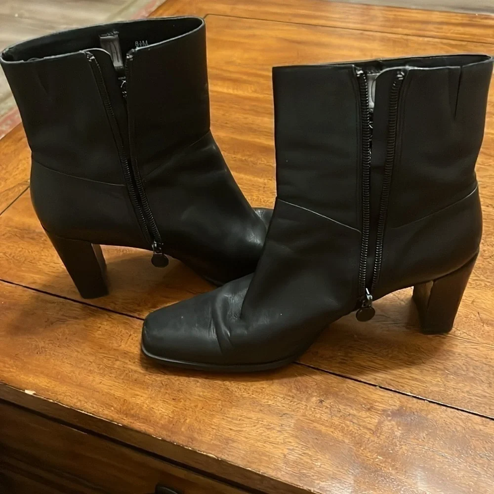 CARESSA Women’s Black Low Bootie size 8 & 1/2 M. 3 inch heel